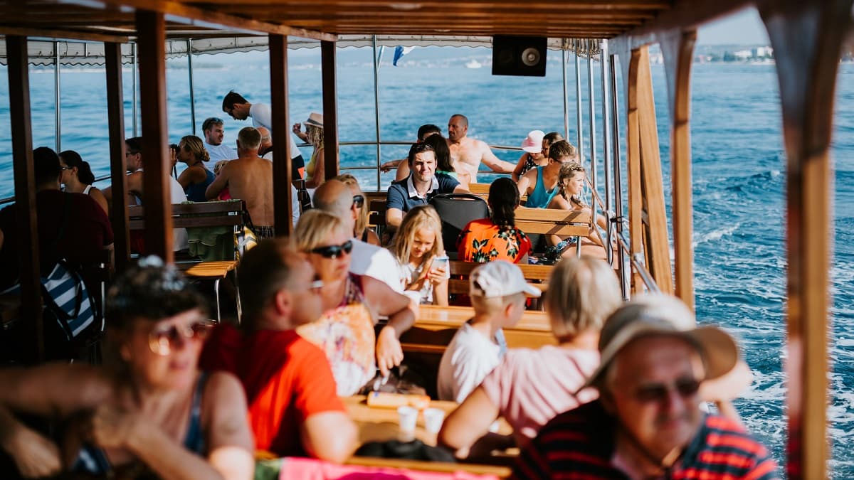 Party on the boat
